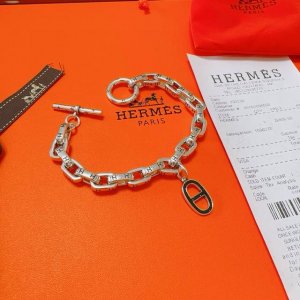 新款爱马仕手链加厚版 铂金版 高级精工版 众多网红同款 爱马仕手链太考验师傅的手艺了 要确保每个细节都到位不简单 高端定制 男女同款 爱马仕火爆 1:1超精赞