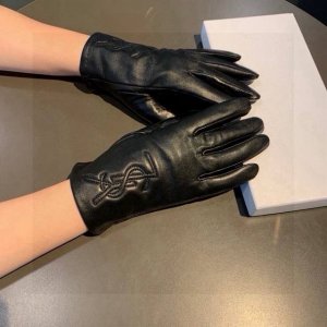 新款独家首发圣罗兰Yls触屏女款手套 原单品质 官网同步女士新款高档羊皮手套女神首选 不可错过百分百选用进口羊皮 皮质细腻柔软 认准进口羊皮特有手感羊绒内里保暖