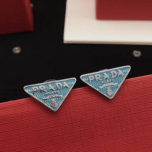 编号Ped0022 Prad*最新款浅蓝色三角形耳钉 一致Zp黄铜材质