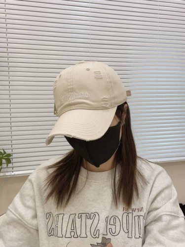 balencia*A 巴黎世家新款棒球帽 现货秒发 简约时尚超级无敌好看的帽子！情侣款！原单货比起其他帽子的优势，