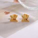 火爆 大气 Lv 新款耳钉Louis Vuitton横扫时尚界，走秀款 街拍 经典元素独特见解，高端精致。分色顶级电镀 打造 值得你拥有值得你拥有 Lv耳钉女人