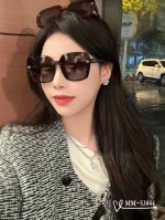 意大利谬谬-Miumiu . 宝丽来树脂偏光镜片 . Tr90镜架轻便佩戴舒适 . Size 63-16-147 . 新款太阳镜减轻强光负担 遮挡有害光线防辐射