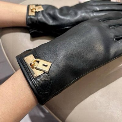 2025新款独家首发触屏手套 爱马仕 原单品质 官网同步女士新款高档羊皮手套女神集美们首选 必备不可错过百分百选用进口羊皮 皮质细腻柔软 认准进口羊皮特有手感羊
