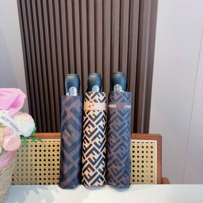 Fendi 芬迪 三折自动折叠晴雨伞 年度最新火爆单品 原单代工级品质 第一代210T碰击布防嗮拒水技术 阻隔99%直射伞面的紫外线 杜绝夏季晒伤 清爽出行 选