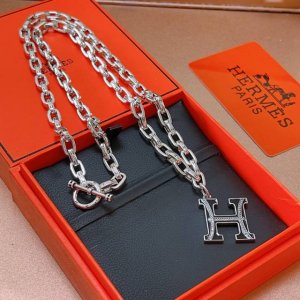 Hermes 爱马仕项链 爱马仕H项链系列首饰 进口定制.高端链条经典搭配 新品 简单时尚专柜一致 火爆款出货 设计独特 前卫 男女必备款