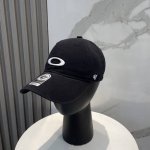 oakley联名47Brand棒球帽，Mlb 时尚复古棒球帽 联名款棒球帽，客供定制面料， 棉质材质，全客供五金辅料，男女同款，时尚百搭的帽形，日常休闲还是户外