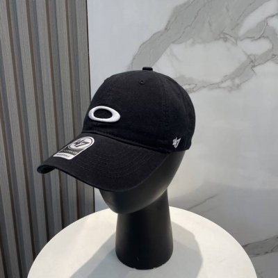 oakley联名47Brand棒球帽，Mlb 时尚复古棒球帽 联名款棒球帽，客供定制面料， 棉质材质，全客供五金辅料，男女同款，时尚百搭的帽形，日常休闲还是户外
