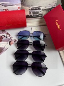 110。新款品牌：卡地亚Cartier原单品质男士女士同款偏光太阳镜 材质：高清尼龙镜片、金属合金Logo镜腿。看细节就知道大师手工制作设计，做工精致，高端大气