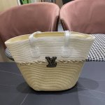 p160 Lv路易威登2025新款草帽包包两件套户外旅游遮阳帽大帽檐显 脸小配大容量包