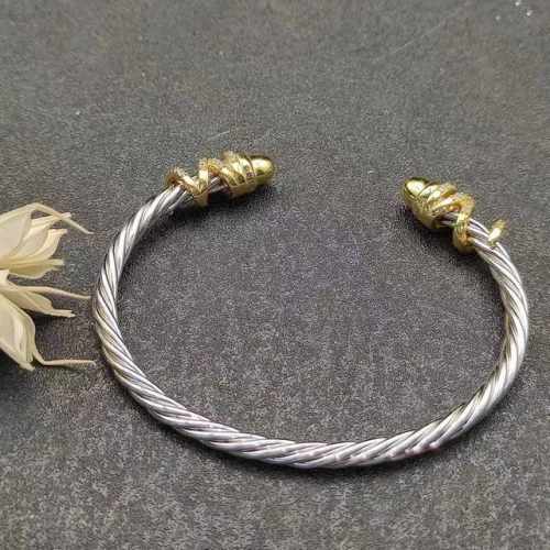 上新 David Yurman 4Mm圆头缠绕手镯。建议适合佩戴的手围15-20Cm 编号Dysz-185