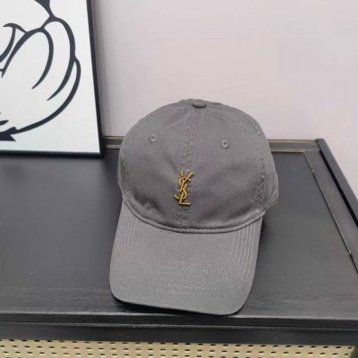 跑量 Ysl～～新款洗水棒球帽 甜酷棒球帽~时髦精必备款！ 软顶休闲帽型 舒适柔软 采用斜纹棉质面料 既是素颜神器又是穿搭的点睛之笔！