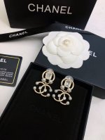 代购级别Chane* 小香 珍珠 耳钉 香奈儿 早秋款珍珠耳钉 专柜黄铜材质 珍珠 正品热卖爆款 如图代购级别 秒杀市场货 [愉快