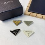 prada普拉达 Prada胸针 新款三角牌胸针气质百搭小仙女必入单品 宝藏款 闭眼入推荐款 单个