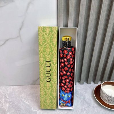 Gucci 古驰 夏季新款 折叠晴雨伞 黑色涂层防晒有效阻隔紫外线99% Upf 50 所以能起到伞下体感降温的效果 有效隔热 高效防晒 一把搞定 超轻全吕材质