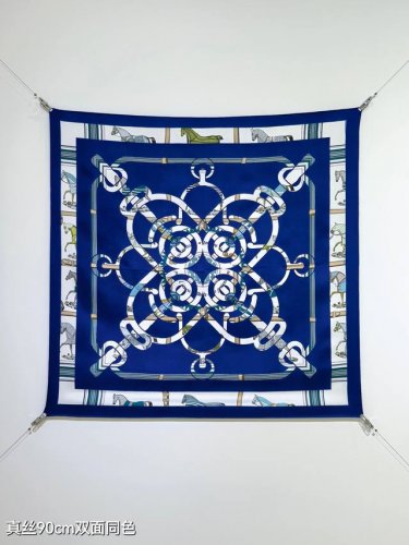 Shms2508 18姆米双面 90X90Cm斜纹真丝 爱马仕 金质马刺与骏马的披挂叠印版