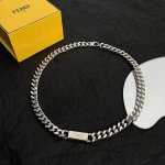 Fendi 芬迪 项链 高端定制 爆款新款 简单大方，华丽登场，很难见到如此熟悉素雅的项链，非常适合日常搭配，宝宝们，这个绝对值得入