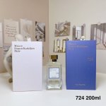 高品质/160 库尔吉安限定724不夜城浓香水200Ml 梵诗柯香 724这支香水想要带出Newyork的都市沸腾感，让使用者7天24小时都弥漫在干净纯净的香气
