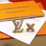 编号Led0195 Lv*最新款镶嵌彩钻花朵耳钉 一致Zp黄铜材质