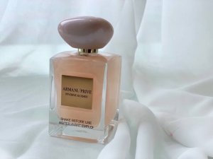 专柜品质 armani阿玛尼prive系列苏州牡丹粉色流沙限量版香水 这款苏州牡丹限量真的的把烟雨江南的那份儿内敛又端庄做的淋漓尽致了 第一感觉就是扑面而来的大