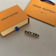 新款Lv 发夹Louis Vuitton 路易威登专柜一致材质 火爆款出货 设计独特 复古前卫 男神、美女必备。