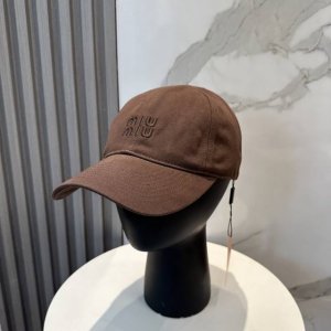 谬谬Mium 原单新款纯棉洗水布棒球帽 正品开模订制 原版做工细致质量超赞 偶尔换换感觉真的太棒了