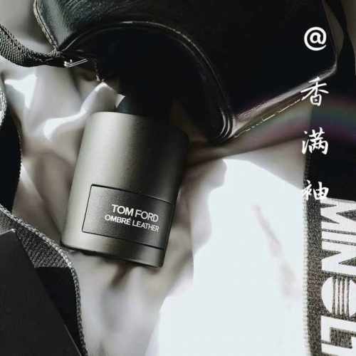 专柜品质 Tf限量款香水 新Ombre Leather 皮革之影100Ml 这是一款皮革香型的中性香水。 前调是豆蔻，中调是沙巴茉莉和皮革，基调是广藿香， 琥珀