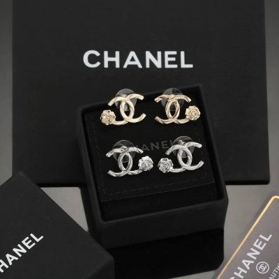 chanel 小香 经典 Cc 精致 耳钉 耳环 高端定制 纯银针 原单品质 一比一工艺 缀以品 牌字母元素的设计质感极好 大方得体 炒鸡百搭
