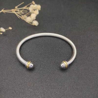 david Yurman 4Mm圆头分色手镯。建议适合佩戴的手围15-20Cm 编号Dysz-101