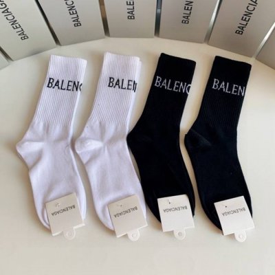 特 配专柜包装 balenciaga 巴黎世家 新款中长款堆堆袜袜子 一盒四双 专柜同步筒袜袜子 大牌出街 潮人必备超好搭