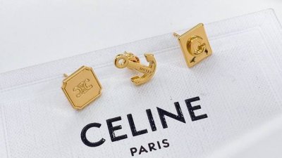 Celine 时尚 火爆 简约 三件套耳环 精工打造 明星同款 飘逸大方 时尚百搭
