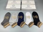 特 Versace 范思哲新品男款袜子 一盒五双 纯棉材质织造 超柔软舒适 提花经典美人头字母 完全彰显该品牌男士的低调奢华风格 Ins超火爆小单品 大牌出街