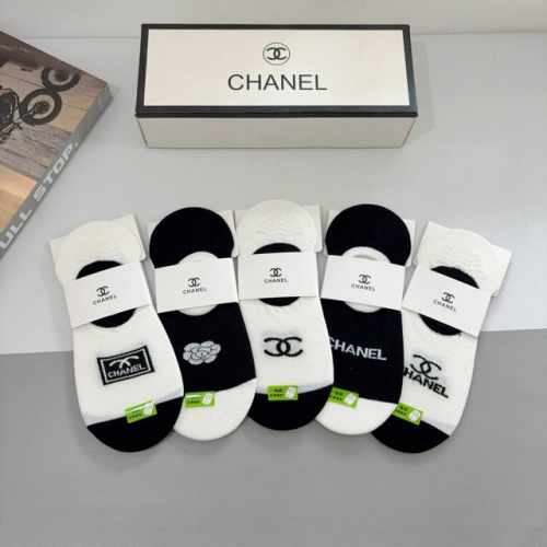 配包装 一盒5双 Chanel 香奈儿 新款竹棉透气船袜，潮人必备款袜子 超柔软材质，舒适透气，时尚百搭款