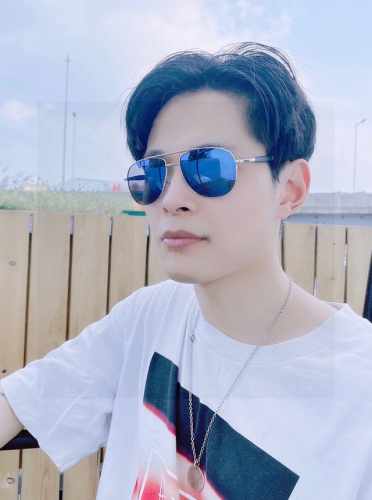 古奇Gucci 原单男士女士同款偏光太阳镜；金属合金镜框，金属板材镜腿。看细节就知道大师手工制作设计，做工精致，高端大气，适合男女旅游出行。编号：8125