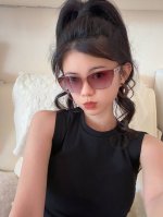 Lv 2025新款女士方框太阳眼镜 开车墨镜 新款太阳镜 时尚大方 舒适轻盈 精致奢华 超轻 型号 L0552