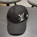 P60 Lv路易威登新款原牛皮棒球帽，1:1开模订制，小方格时尚帅气质量超赞，基础头围56，贴片可调节。