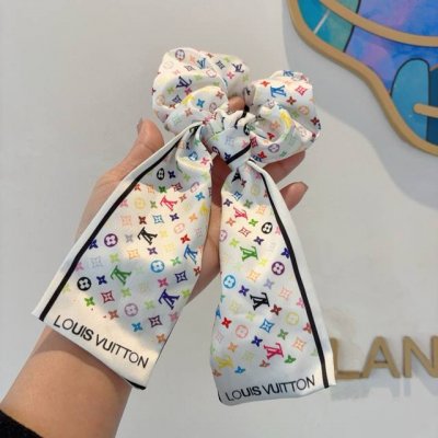 配包装 lv 路易威登 经典字母飘带马尾发圈 蝴蝶结肠圈 高档韩版皮筋 经典花型设计 高端大气 名媛范儿