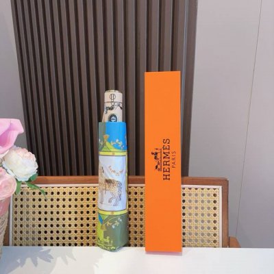 爱马仕 Herm S 新款 极品H家三折自动伞重磅呈现 以其精湛的工艺技术和源源不断的想像力 新涂层技术伞布 带来令人惊喜的遮光效果 让防晒及隔热性能更优保障