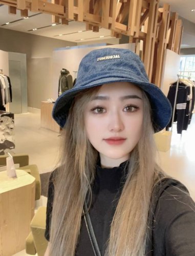 jacquemus 高版渔夫帽必入 百搭色系 旅行外出必备 可调节大小 夏季渔夫帽又悄悄登场了 帽子抽绳设计 可调节大小 头围 标准57Cm