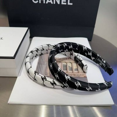 配包装盒 Chanel 香奈儿 最新款小香发箍，超级好看！名媛范儿十足，小仙女必备