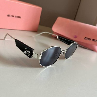 miumiu缪缪24年欧洲站新款高端方框个性太阳墨镜