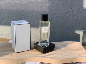 专柜品质 Chanel香奈儿珍藏系列香水#1957 香调：馥奇香调 前调：粉红胡椒芫荽麝香 香柠檬醛 中调：橙花麝香茉莉 后调：香草蜂蜜麝香雪松克什米尔木鸢尾根