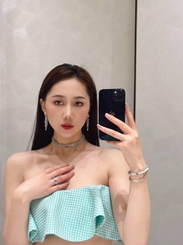 高品质 细节如图 01200210 D 双层满钻Choker项链 仙女项链 一眼心动周也同款一定要买系列 最新款超级绝美 第一眼看上去的感觉就是它是个爆款 珍珠