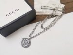 Gucci原版手工织纹链条古奇蛇镶边双G翅膀图案圆牌项链灵蛇造型滚边为吊坠添加点睛之笔刻花图案栩栩如生p