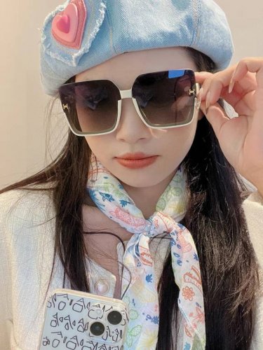 hermes爱马仕 2025新品 网红时尚炸街H太阳镜女士防紫外线司机 镜潮白色开车墨镜个性Hhh