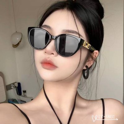 路易威登-Lv . 宝丽来树脂镜片 . Tr镜架轻便佩戴舒适 . Size：65-13-145 . 新款太阳镜减轻强光负担，明星同款，遮挡有害光线防辐射，出行旅