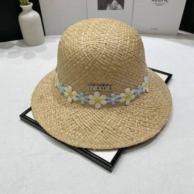 跑量 Miumiu～夏天来了 海边度假风草帽Get起来 超级适合海边度假拍照必备单品 姐妹们赶紧戴起来美美哒拍照了