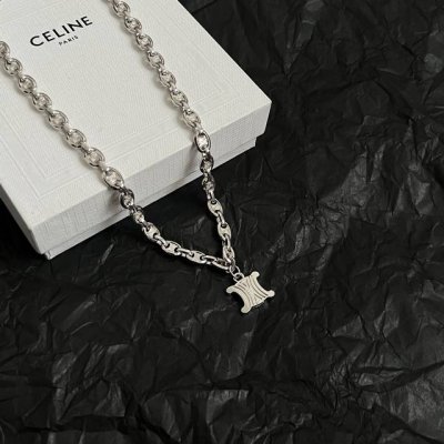 Celine 赛琳 项链 一直是简约时尚界的标杆大胆的设计 百看不厌搭配起来更Fashion
