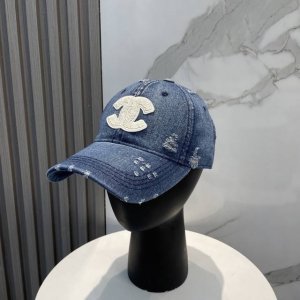 香奈儿 新款洗水牛仔棒球帽 火爆技术升级 洗水牛仔风街头风十足 更符合现在时尚小哥哥小姐姐的Style 机场街拍超飒