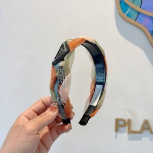 配包装 prada 普拉达 新款潮流发箍 气质女神必备单品 非常百搭 时尚潮流 戴上它满满的高大上