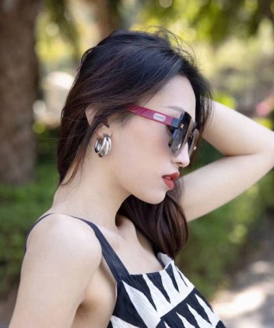 Tr偏光系列 Chanel大框太阳镜墨镜 经典的方框设计，不挑脸型，无论搭配大衣还是连衣裙都非常显气质偏光镜片预防紫外线 型号：Ch5911